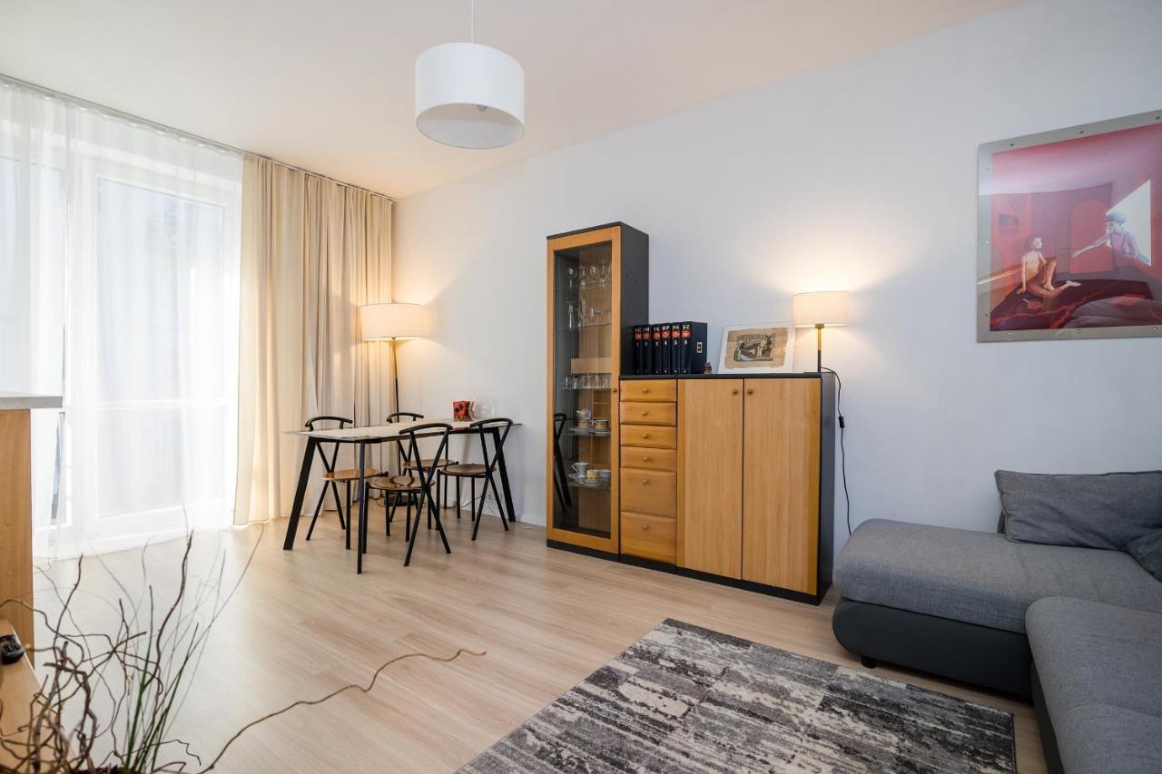 Shortstaypoland Plac Dabrowskiego B140 Warschau Exterior foto